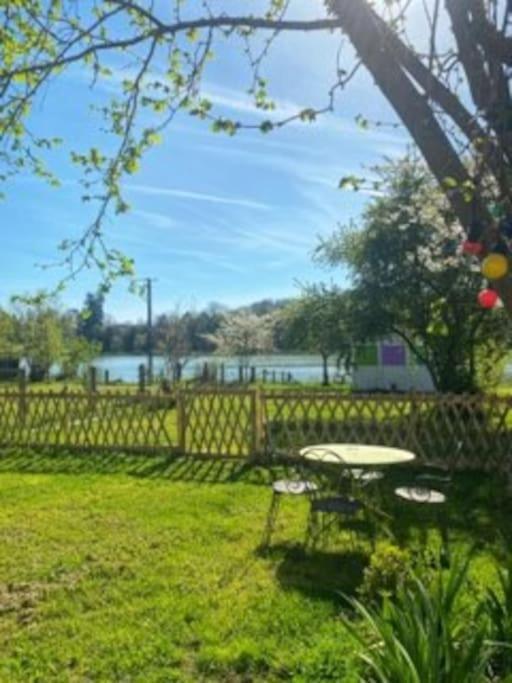 Maison Face A L'Etang Précy Eksteriør billede